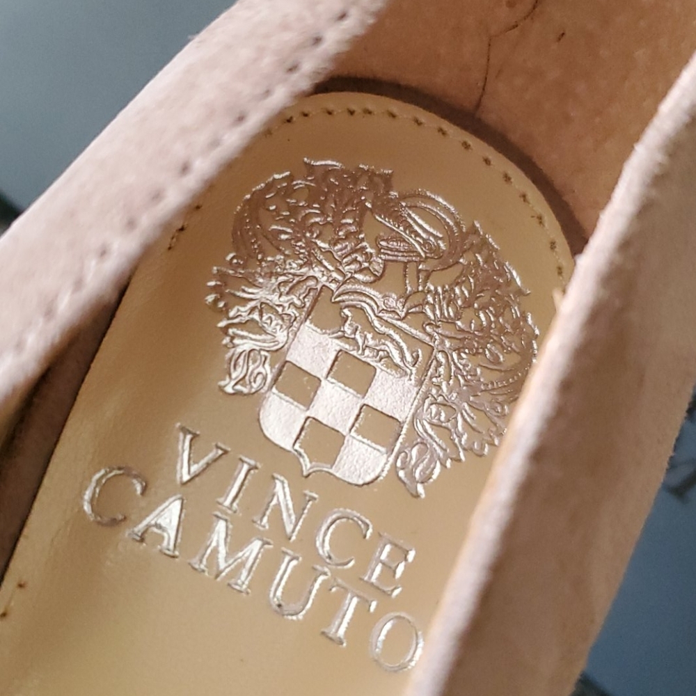 Vince Camuto Taupe Suede Pumps NWT 6 - Picture 4 of 12
